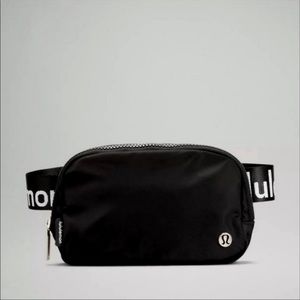 NWT Sold out Lululemon belt bag